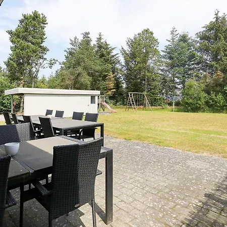 12 Person In Feriehus Hals