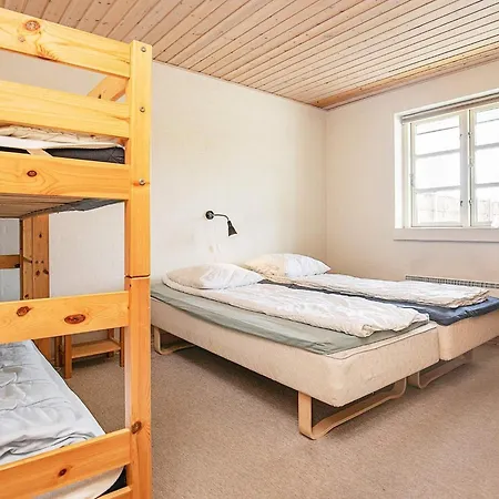 12 Person In Feriehus